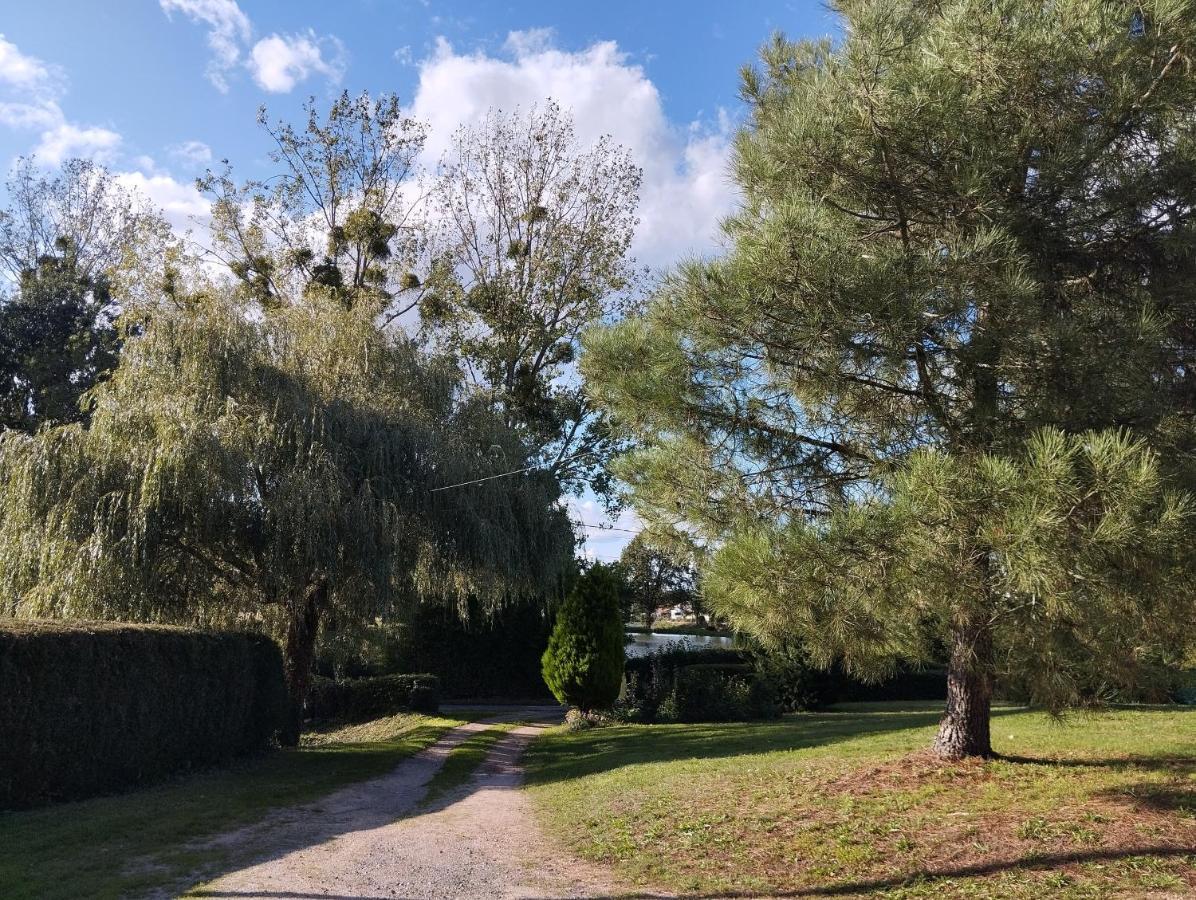 Maison Au Calme Avec Vue Etang Clesse  Exterior photo