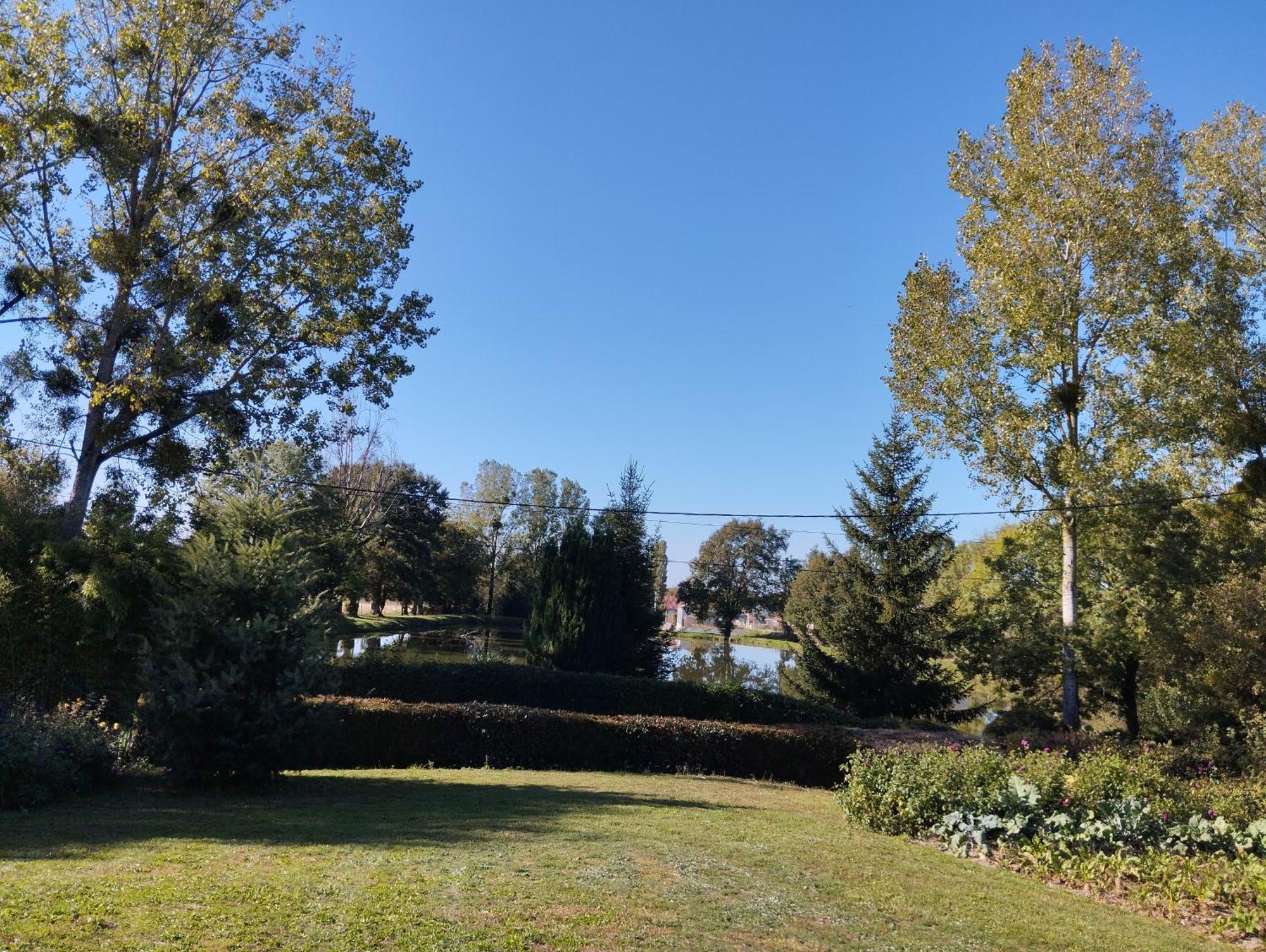 Maison Au Calme Avec Vue Etang Clesse  Exterior photo